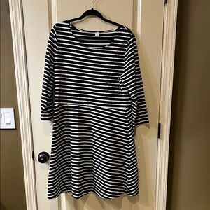 XL Old Navy dress. Like new. I bought and didn’t fit me.